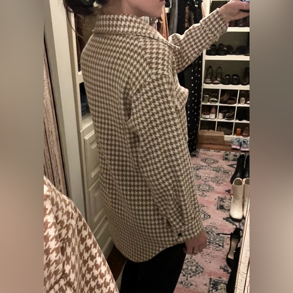 -SOLD- Neutral Houndstooth Shacket - Picture 6 of 7